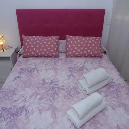 Gibralfaro Homestay *